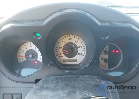 2004 Nissan Xterra Xe z USA, uszkodzony, nr VIN 5N1ED28Y84C651375